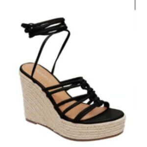 🔥 Step Into Elevated Style – Lisa Vicky GAZE-V Black Platform Sandals (10M NIB)